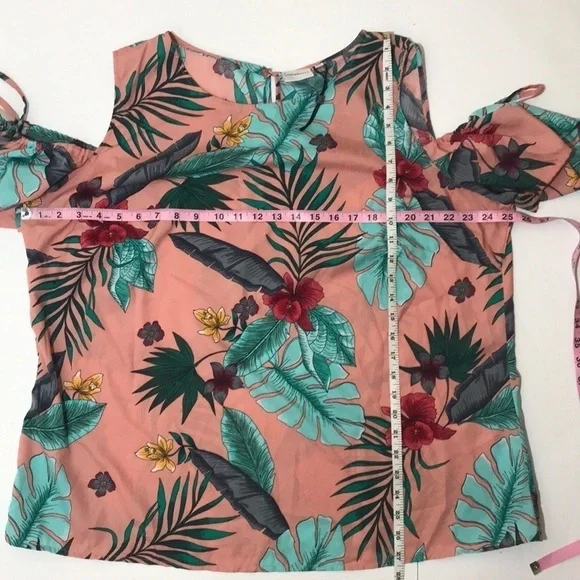 Asos Curve Junarose cold shoulder top 16 - Picture 8 of 9